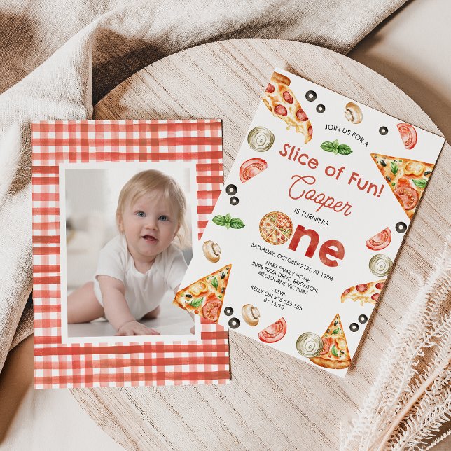 Vintages Rotes Foto Pizzaausschnitt 1. Geburtstag Einladung (Pizza 1st Birthday Invitation with Photo, Red Plaid, Slice of Fun 1st Birthday Invitation Boy Slices)