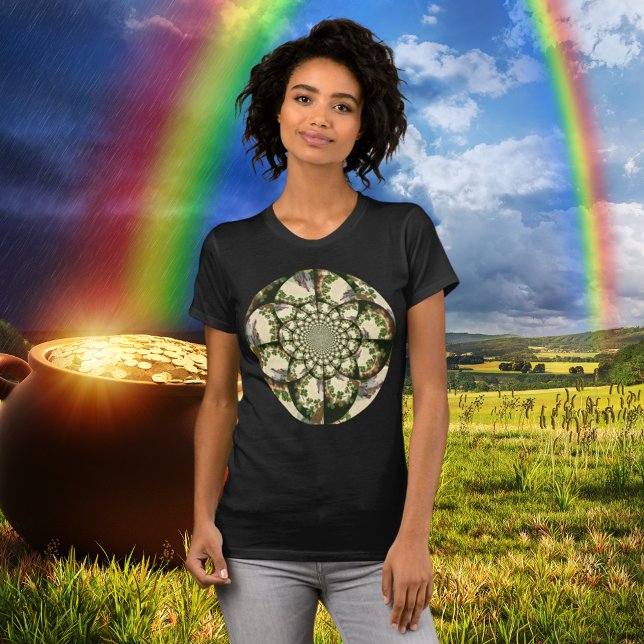 Vintages Schloss Blarney & Kleeblatts Kaleidoskop T-Shirt (Vintage Blarney Castle & Shamrocks Kaleidoscope T-Shirt)