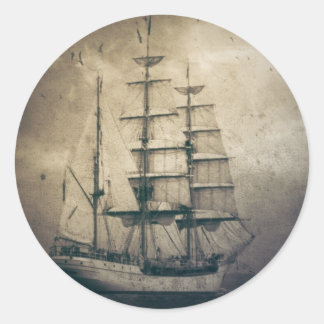 Vintages Segelboot im Nautischen Ozean Runder Aufkleber