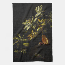 Vintages Stillleben mit Passionblüten auf schwarz Geschirrtuch