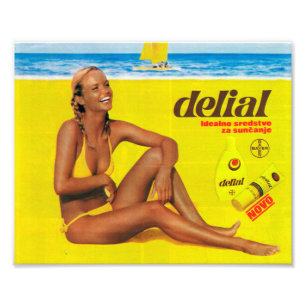 Vintages Tanning Beach Girl Fotodruck