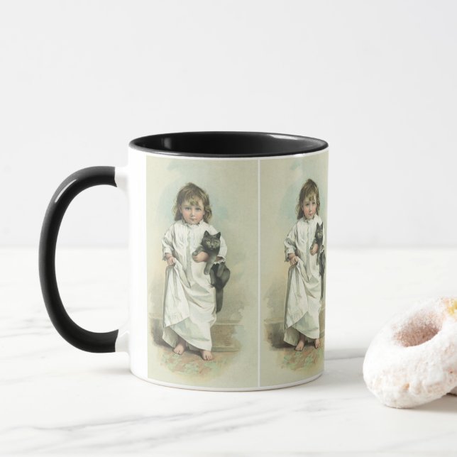 Vintages Viktorianisches Mädchen in einem Nachthem Tasse (Mit Donut)