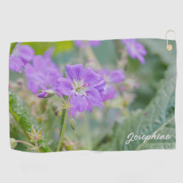 Violet Geranium Wildblume Foto mit Ihrem Namen Golfhandtuch