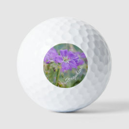 Violet Geranium Wildblume Hübsche Blume und Name Golfball