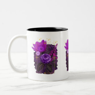 Violet Magical Floral Bouquet in Golden Frame Zweifarbige Tasse