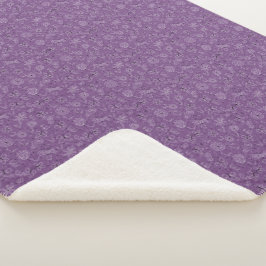 Violet Mauve Butterfly LIEBE - nahtloses Muster. Sherpadecke
