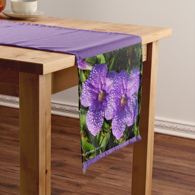 Violet Table Runner Kurzer Tischläufer (Beispiel)