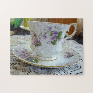 Violets English China Tea Cup und Saucer Puzzle