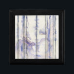 Violett-freie Ausdrucksfarbe Geschenkbox<br><div class="desc">Dieses phantastische freie Ausdruckswerk von Jennifer Goldberger ist eine violette Aquarell voller Leben. Schwarze Linien verlaufen senkrecht in der Scheibe,  und violette Tropfen erstrecken sich von ihnen wie Wellen in einem See. Ein wunderschöner Druck,  der bei einigen Zazzle-Produkten gut ankommt. Bestelle noch heute!</div>