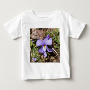 Violettblättriges Stiefmütterchen mit Vergissmeinn Baby T-shirt