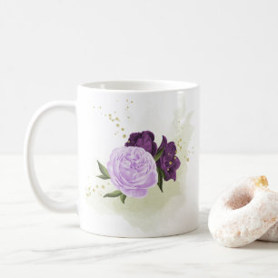 violette blühende grüne Blätter Kaffeetasse
