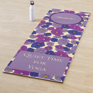 Violette Blume ruhige Zeit für Yogomuster Yogamatte