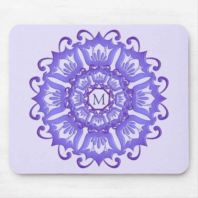Violette mit BlumenMandala. Monogramm Mousepad (Vorne)