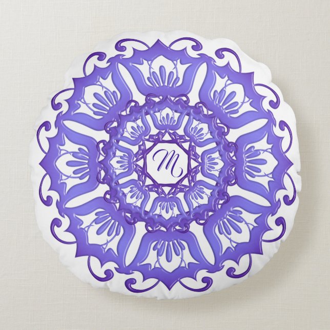 Violette mit BlumenMandala. Monogramm Rundes Kissen (Vorderseite)