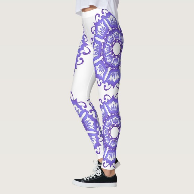 Violetter Mit Blumenmandala. Leggings (Links)