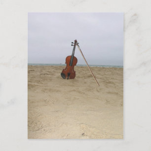 Violine am Strand Postkarte