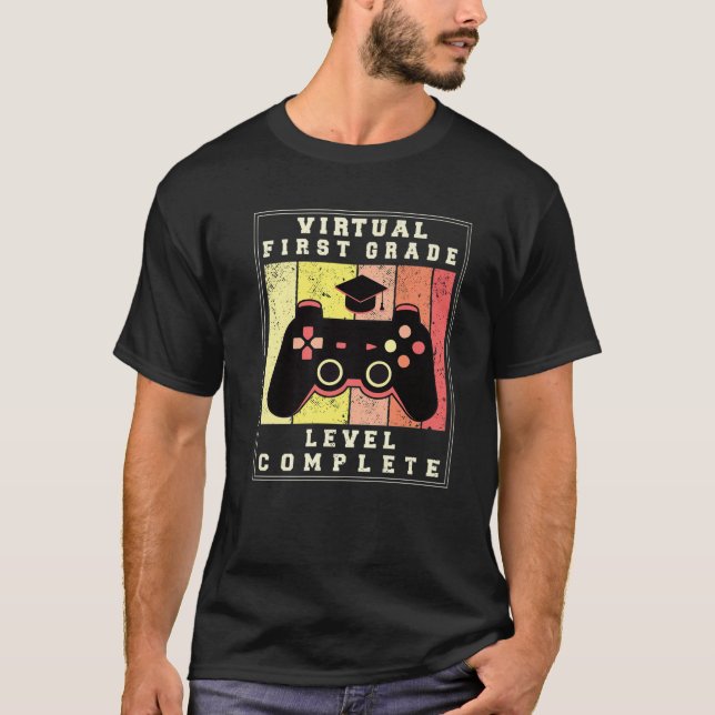 Virtual 1st Level Complete Video Gamer-Klasse T-Shirt (Vorderseite)