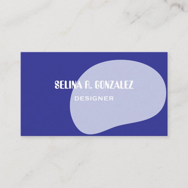 Visitenkarte mit blauem cool-neutralem Formdesign (Vorderseite)