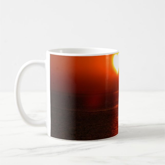 Vitamin D Hintergrund des Gesundheitslebens Kaffeetasse (Links)