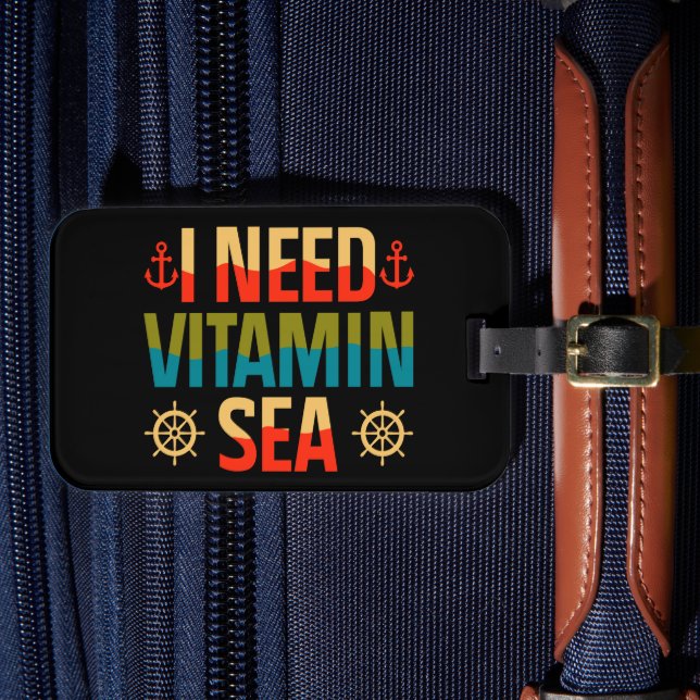 Vitamin Sea Boat Segeln Kreuzfahrt Ozean Abenteuer Gepäckanhänger (Vorderseite Insitu 4)