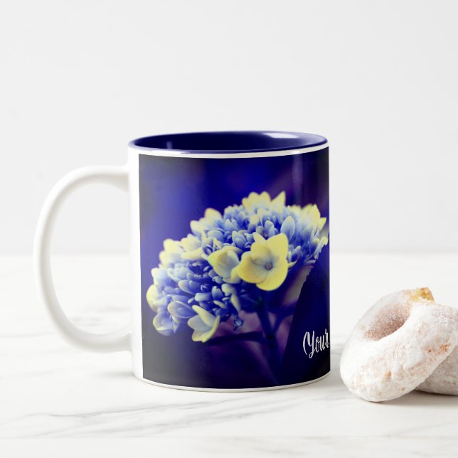 Vivid Blue Hydrangea Blume Personalisiert Zweifarbige Tasse (Mit Donut)