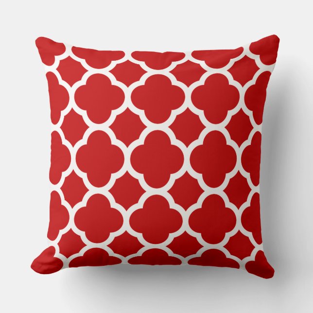 Vivid Cherry Red and White Quatrefoil Pattern Kissen (Vorderseite)