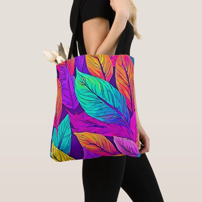 Vivid Leaf Muster (Von Nahem)