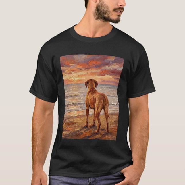 Vizsla am Strand Ungarischer Pointer-Hund Kunstwer T-Shirt (Vorderseite)