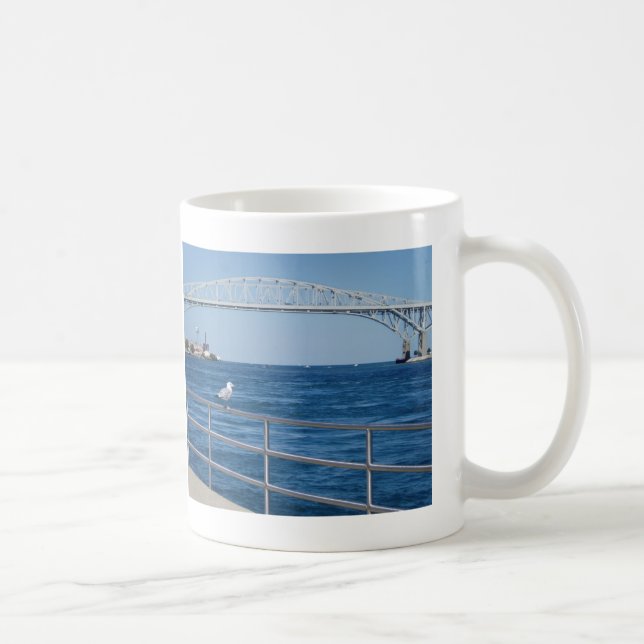 Vogel an der blaues Wasser-Brücke Kaffeetasse (Rechts)