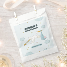 Vögel, die Niedliches Kind tragen. Es ist eine jun Geschenktütchen