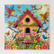 Vögel, die um ein Vogelhaus herumziehen