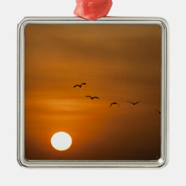 Vögel fliegen bei Sonnenuntergang Ornament Aus Metall