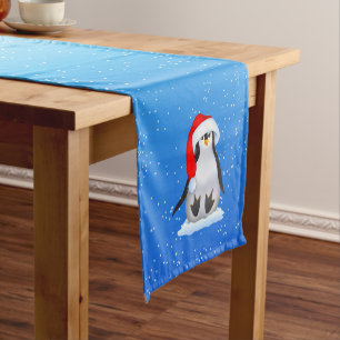 Vögel in der Weihnachtsmannmütze Kurzer Tischläufer