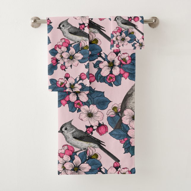 Vögel und Blüten auf rosa Badhandtuch Set (Insitu)