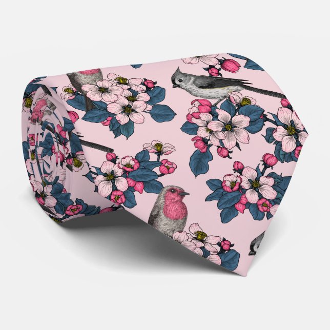 Vögel und Blüten auf rosa Krawatte (Gerollt)