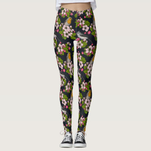 Vögel und Blüten auf schwarz Leggings
