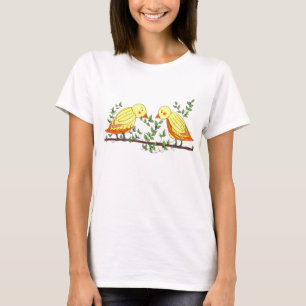 Vögelchen oben im Baum T-Shirt