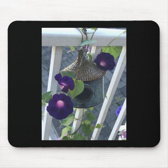 Vogelhaus mit Prunkwinden Mousepad (Vorne)