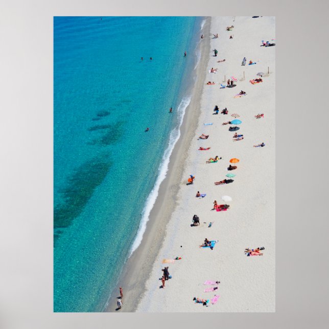 Vogelperspektive Foto der Menschen am Strand Poster (Vorne)