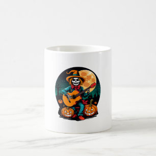 Vogelscheuche spielt Gitarre und feiert Halloween Kaffeetasse