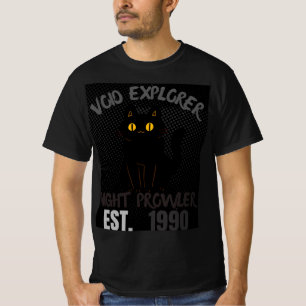 Void Explorer Night Prowler Schwarze Katze Grafik T-Shirt
