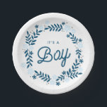 Volksblauer Baby-Duschen-mit Blumendekor Pappteller<br><div class="desc">Ein Wreath inspirierten Blumen der Himmel- und Marineblauder skandinavischen Volkskunst verzieren diese süße Babyduschenpapierplatte. Feiern Sie das Baby-zusein Geschlecht im eleganten blauen Skript auf einem weißen Hintergrund.</div>