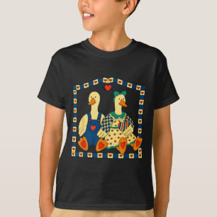Volkskunst-Entenpaar mit Herzen Landhaus auf dem L T-Shirt