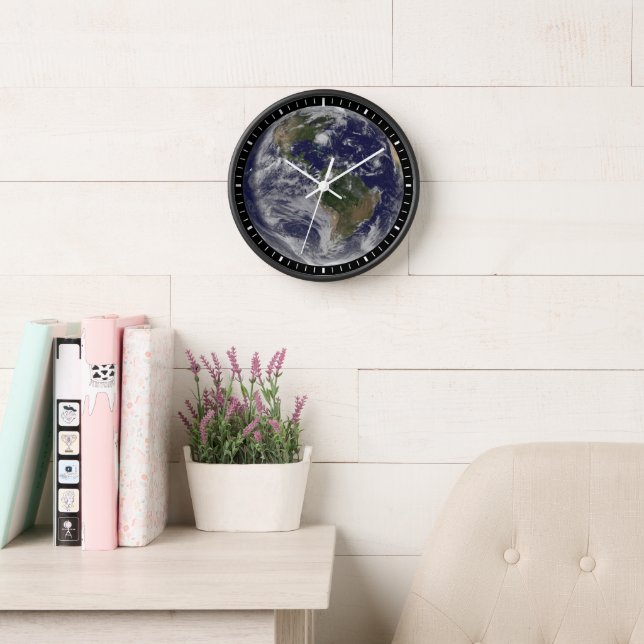 Voller Erde mit Hurrikan Irene an der Ostküste. Uhr (Lesesaal)