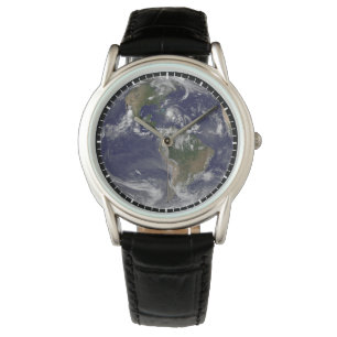 Voller Erde mit Hurrikan Irene über den Bahamas. Armbanduhr