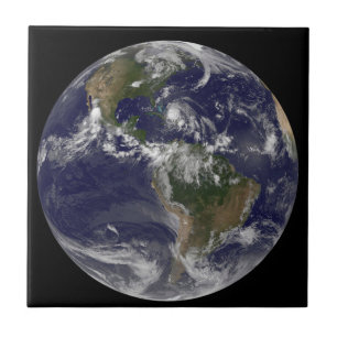 Voller Erde mit Hurrikan Irene über den Bahamas. Fliese