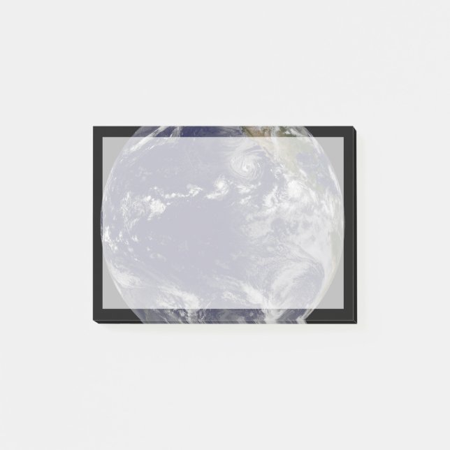 Voller Erde mit verschiedenen tropischen Stürmen. Post-it Klebezettel (Vorderseite)