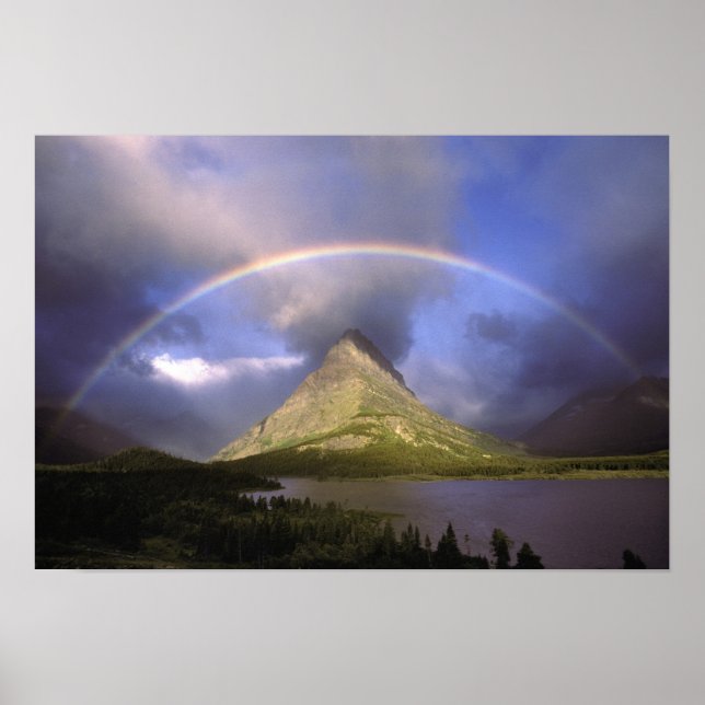 Voller Regenbogen und stürmischer Himmel über Grin Poster (Vorne)