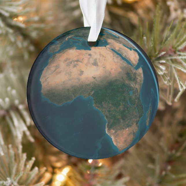 Vollerde aus dem Weltraum über dem afrikanischen K Ornament (Baum)