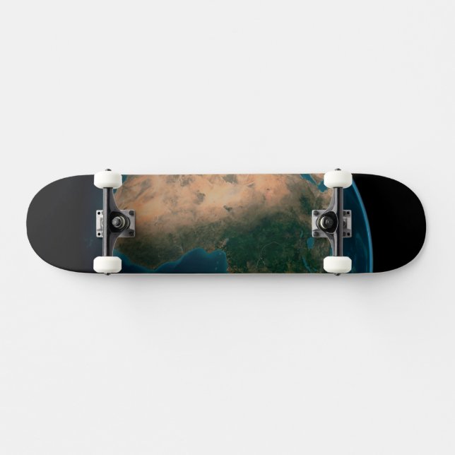Vollerde aus dem Weltraum über dem afrikanischen K Skateboard (Horizontal)